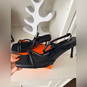 AMAZON Branded Women’s Square Toe Two Strap Sandals Low Heels Size 10 BRAND NEW